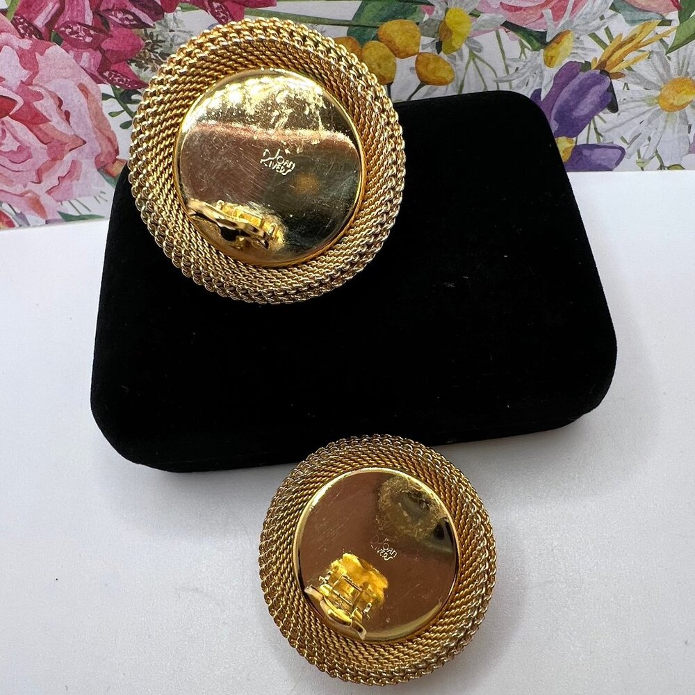 Joan Rivers Gold Mesh and Pearl Over Sized CLIP Earrings - Picture 4 of 5